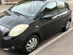 Nero Usata 2008 Toyota Yaris | 2000 € (Buon prezzo)