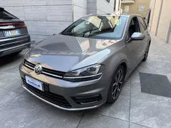 Grigio(met.) Usata 2016 VW Golf VII R-line Tre volumi | 16.600 € (Buon prezzo)
