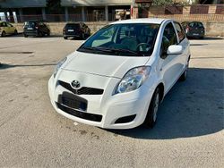 Usata 2010 Toyota Yaris Tre volumi | 6200 €