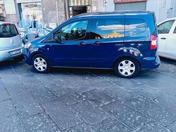 Blu Usata 2015 Ford Tourneo Tre volumi | 8500 € (Buon prezzo)