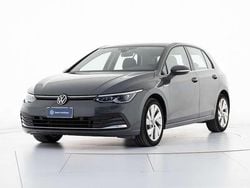 Grigio Usata 2021 VW Golf Style Tre volumi | 20.500 € (Buon prezzo)