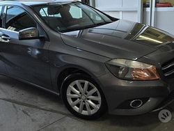 Grigio Usata 2013 Mercedes A180 Executive Tre volumi | 9900 € (Buon prezzo)