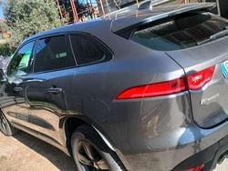 Usata 2017 Jaguar F-Pace Portfolio SUV | 16.500 € (Buon prezzo)