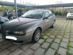 Grigio Usata 2005 Alfa Romeo 156 Tre volumi | 2500 € (Buon prezzo)