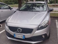Argento Usata 2017 Volvo V40 CC Plus Station wagon | 9500 € (Molto cara)