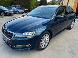 Lava blue metallizzato Usata 2022 Skoda Superb Style Station wagon | 22.999 € (Buon prezzo)