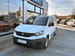 Bianco Usata 2021 Peugeot Partner Premium Monovolume | 11.300 € (Buon prezzo)