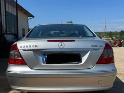 Usata 2008 Mercedes E280 Avantgarde Tre volumi | 7500 € (Buon prezzo)