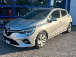 Grigio Usata 2022 Renault Clio V Business Due volumi | 11.900 € (Buon prezzo)
