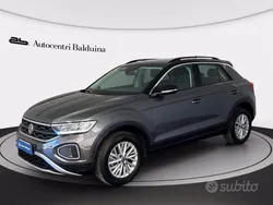 Grigio Usata 2023 VW T-Roc Life SUV | 27.900 € (Buon prezzo)