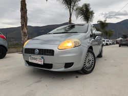 Grigio Usata 2007 Fiat Grande Punto Due volumi | 2500 € (Ottimo prezzo)