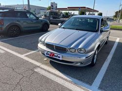 Argento Usata 2004 Jaguar X-type Executive Tre volumi | 6500 € (Molto cara)