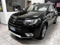 Nero Usata 2017 Dacia Sandero Tre volumi | 7600 € (Buon prezzo)