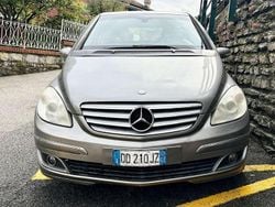 Argento Usata 2007 Mercedes 200 Monovolume | 3000 €