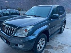 Grigio Usata 2003 Toyota Land Cruiser | 8500 €