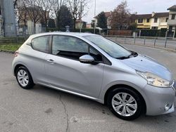 Argento Usata 2012 Peugeot 208 Due volumi | 3600 € (Buon prezzo)