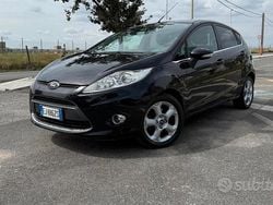 Nero Usata 2011 Ford Fiesta Titanium Tre volumi | 5600 € (Buon prezzo)