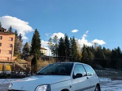 Usata 1997 Renault Clio Due volumi | 750 €