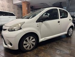 Bianco Usata 2013 Toyota Aygo Connect Style Due volumi | 4400 € (Buon prezzo)