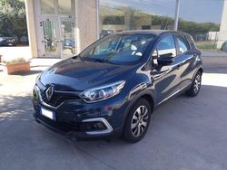 Blu/azzurro Usata 2018 Renault Captur Intens SUV | 11.500 € (Buon prezzo)