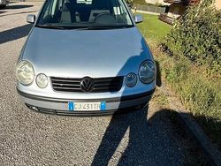 Grigio Usata 2003 VW Polo Tre volumi | 1400 € (Buon prezzo)