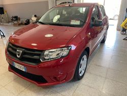 Rosso Usata 2014 Dacia Sandero Ambiance Tre volumi | 5200 € (Buon prezzo)