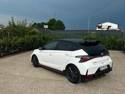 Bianco Usata 2024 Hyundai i20 Due volumi | 27.900 € (Buon prezzo)