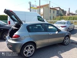 Grigio Usata 2009 Alfa Romeo 147 Progression Due volumi | 2990 € (Buon prezzo)