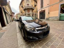 Nero Usata 2008 Opel Astra Due volumi | 4500 € (Molto cara)