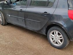 Nero Usata 2006 Renault Clio II Tre volumi | 1000 € (Ottimo prezzo)