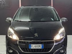 Blu Usata 2017 Peugeot 208 Allure Due volumi | 7900 € (Ottimo prezzo)