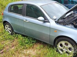 Usata 2001 Alfa Romeo 147 Due volumi | 2000 € (Buon prezzo)