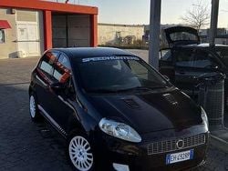 Usata 2011 Fiat Grande Punto S Due volumi | 2800 € (Buon prezzo)