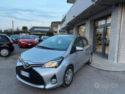 Grigio Usata 2017 Toyota Yaris Tre volumi | 10.900 € (Cara)