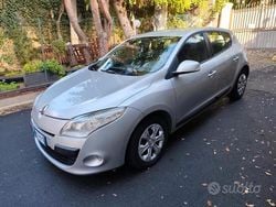 Grigio Usata 2008 Renault Mégane II Tre volumi | 1950 € (Buon prezzo)