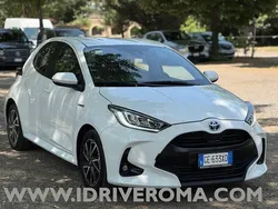 Bianco(met.) Usata 2021 Toyota Yaris Trend Tre volumi | 14.490 € (Ottimo prezzo)