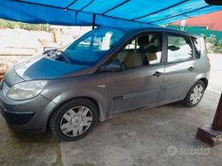 Käytetty 2005 Renault Scénic II Tila-auto | 1000 € (Supertarjous)