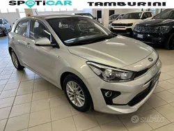 Argento Usata 2021 Kia Rio Style Tre volumi | 14.700 € (Buon prezzo)