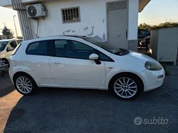 Bianco Usata 2011 Fiat Punto Tre volumi | 1500 €