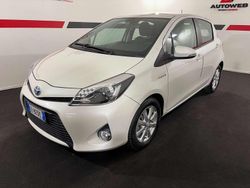 Bianco Usata 2013 Toyota Yaris Hybrid Lounge Tre volumi | 7490 € (Ottimo prezzo)