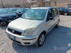 Grigio Usata 2003 Ford Fusion Tre volumi | 2500 € (Buon prezzo)