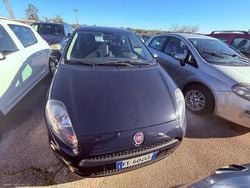 Blu Usata 2016 Fiat Punto Lounge Tre volumi | 4800 € (Buon prezzo)