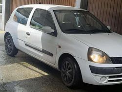 Bianco Usata 2002 Renault Clio II Authentique Tre volumi | 1700 € (Buon prezzo)