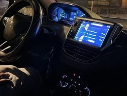 Bianco Usata 2012 Peugeot 208 Due volumi | 3750 € (Buon prezzo)