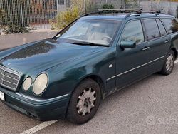 Verde Usata 1999 Mercedes E280 Elegance Station wagon | 2500 €