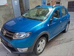 Blu Usata 2014 Dacia Sandero SUV | 5700 € (Buon prezzo)