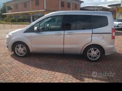 Grigio Usata 2017 Ford Tourneo Courier Monovolume | 11.000 € (Molto cara)