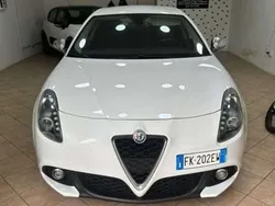 Bianco Usata 2017 Alfa Romeo Giulietta Super Due volumi | 10.300 € (Buon prezzo)