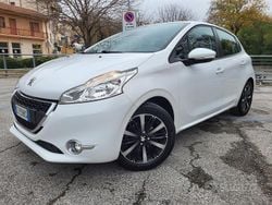 Bianco Usata 2015 Peugeot 208 Due volumi | 8800 € (Cara)