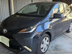 Grigio Usata 2015 Toyota Aygo Cool Due volumi | 6300 € (Ottimo prezzo)